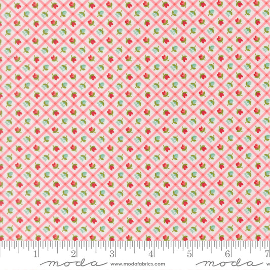 Bloomsberry 55358 11 – Strawberry Lattice Ivory | Camille Roskelley | Moda Fabrics | Yardage