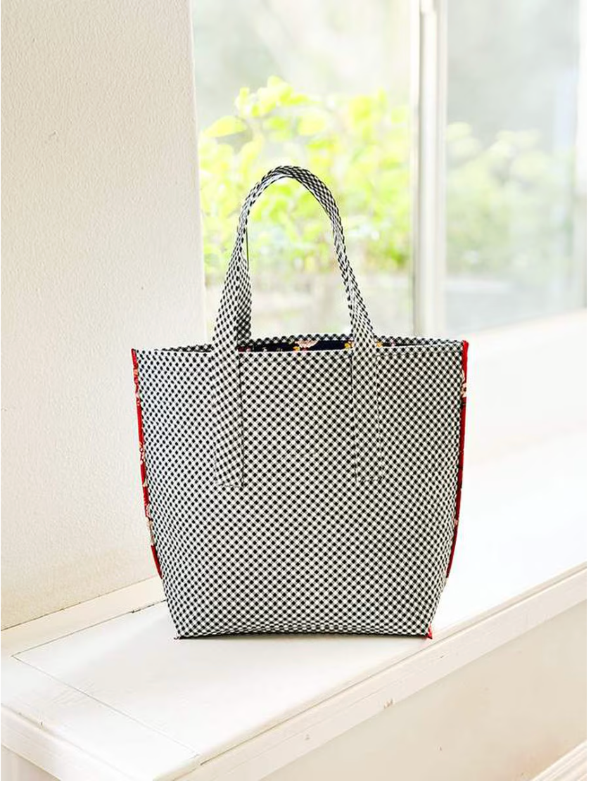 The Quilter’s Big Tote Bag Pattern – Minki Kim – Sewing Illustration – P178-SIBP6 – Reversible Tote Sewing Pattern