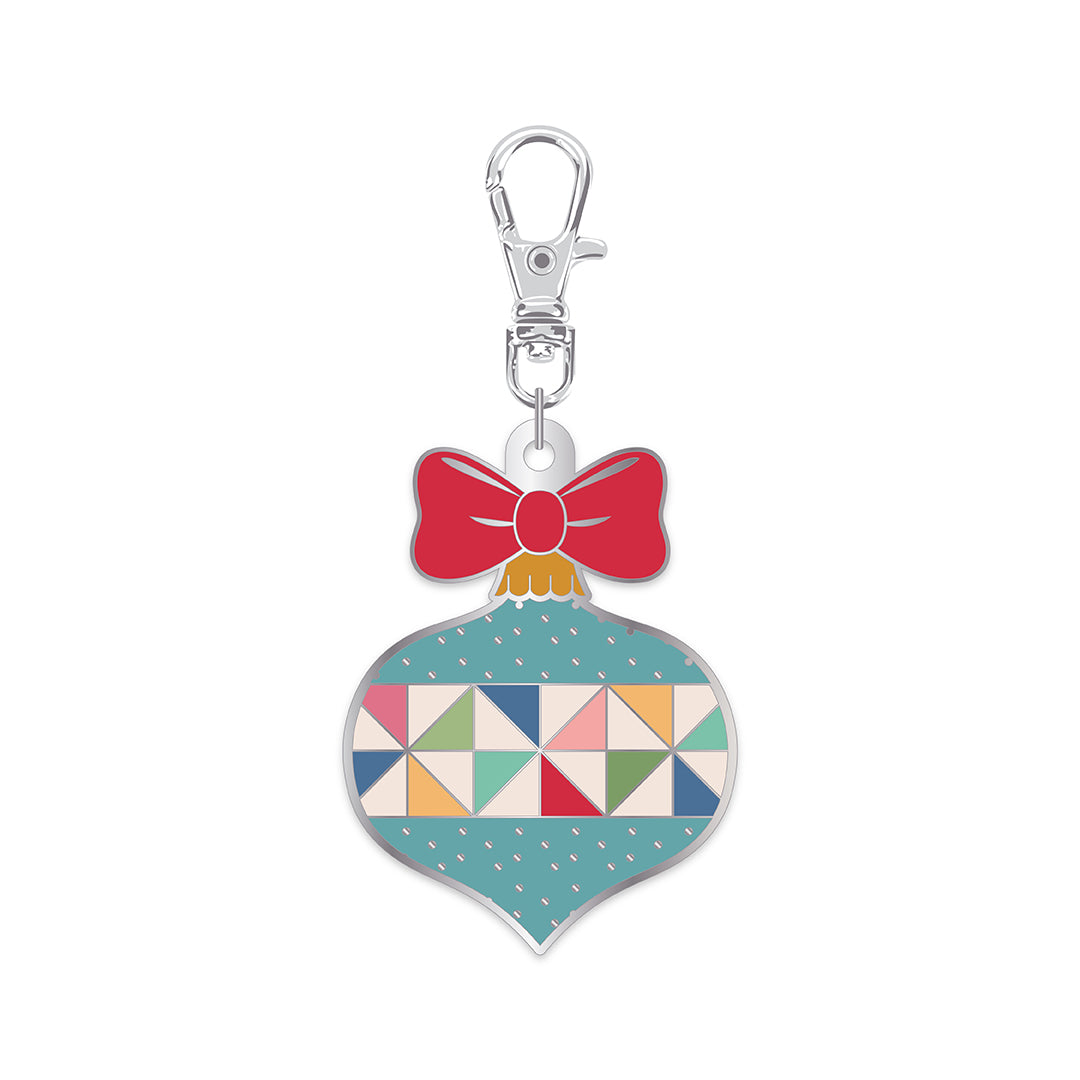 🎄 Ornament Happy Charm™ by Lori Holt of Bee in My Bonnet – Riley Blake Designs ST-36031